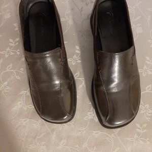 Bear Traps Shoes by Wearever Shelly, dark brown, faux leather loafer, size 8M